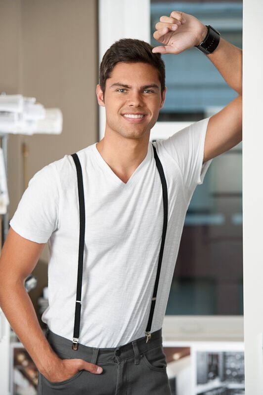 Going Casual: How to Wear Suspenders with Jeans